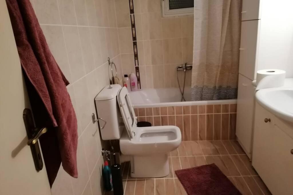 Debby'S Central Apartment 카발라 외부 사진
