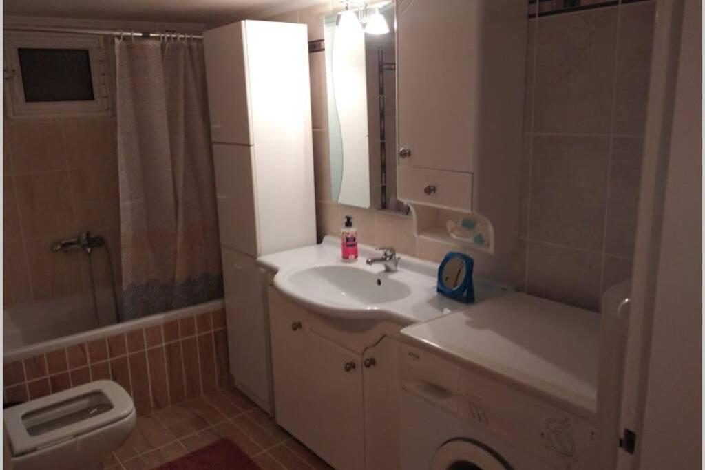 Debby'S Central Apartment 카발라 외부 사진