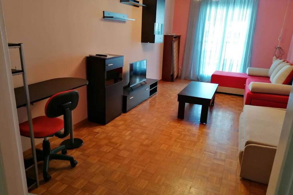 Debby'S Central Apartment 카발라 외부 사진