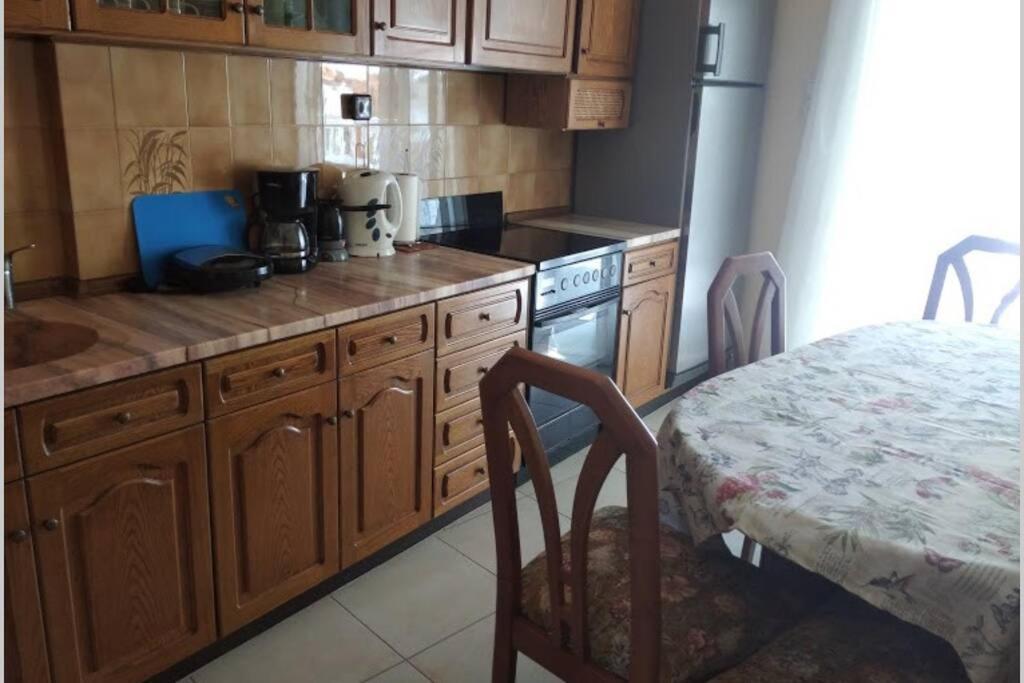 Debby'S Central Apartment 카발라 외부 사진