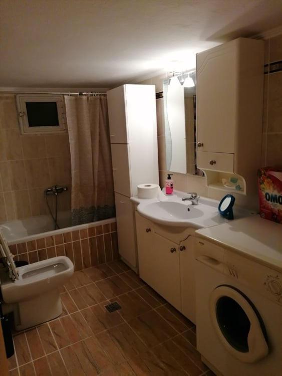 Debby'S Central Apartment 카발라 외부 사진